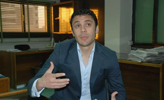 أول رد ناري من أحمد حسن على بذاءات مرتضى منصور محامي الزمالك